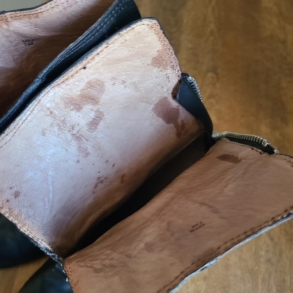 DONALD J Pliner Sarje Ankle Boots - Picture 16 of 16